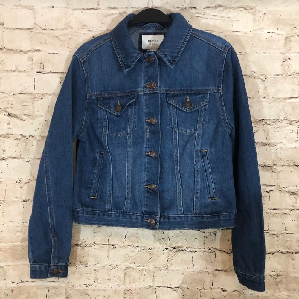 NWOT medium wash jean jacket size small - Picture 3 of 7